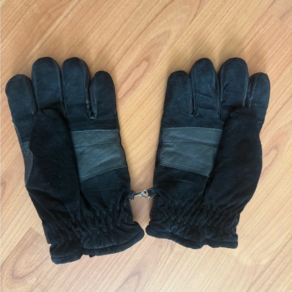 Vintage Wilson’s Leather Black Leather Suede Sherpa Lined Gloves